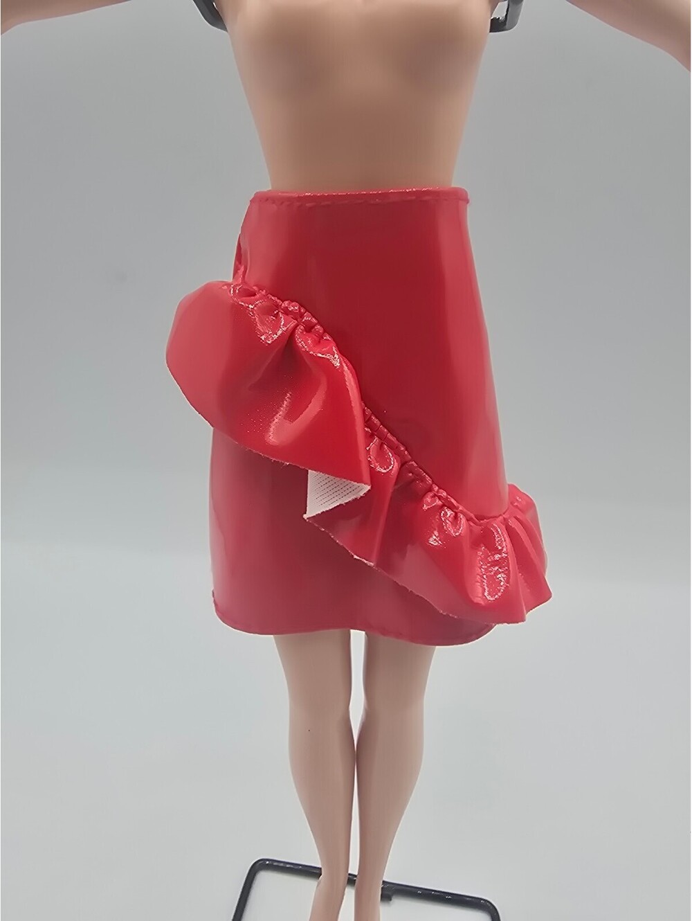 Barbie fashionistas red ruffle skirt